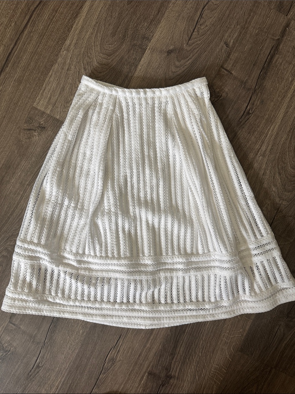 H&M White Midi A-Line Skirt Size US 6 Like New